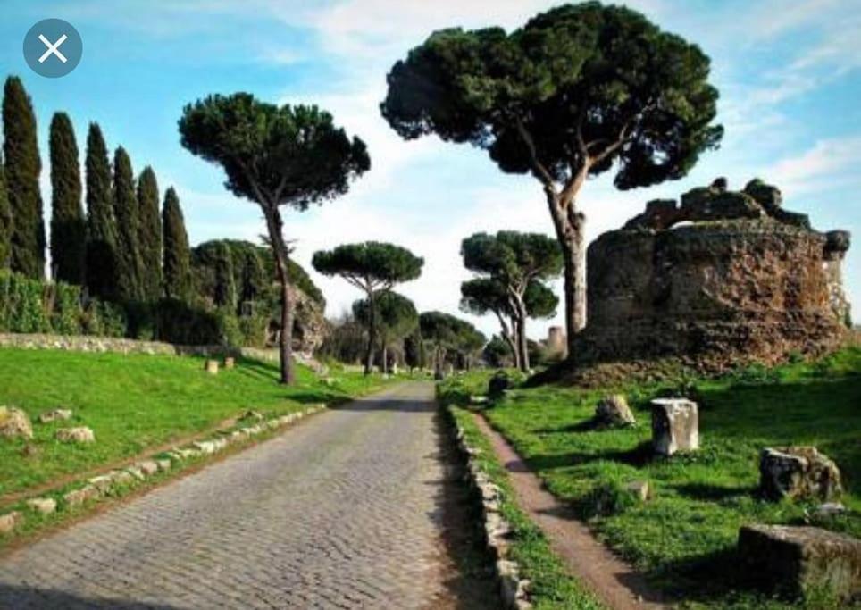 Basilica San Giovanni Appia Antica A Casa Di Amici 罗马 外观 照片